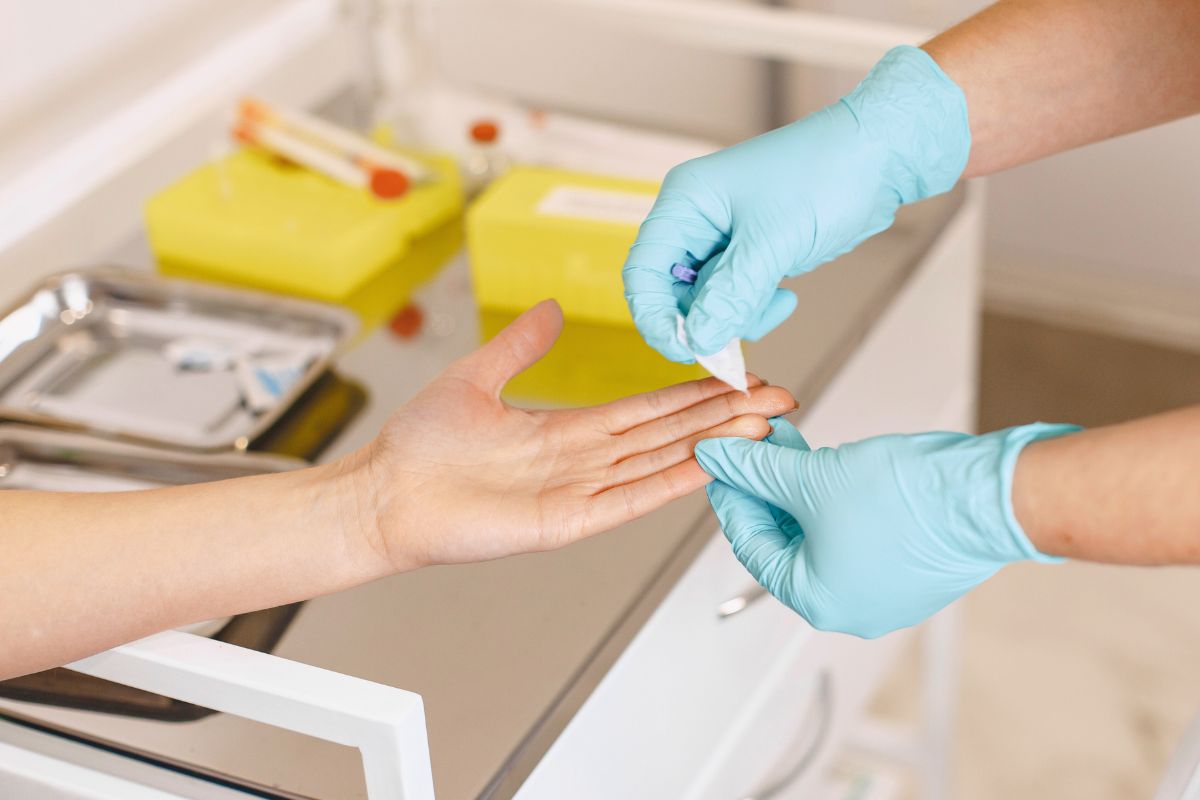 antimicrobial wound treatments (4) The nurse uses antimicrobial wound treatment to heal the patient's wounds.