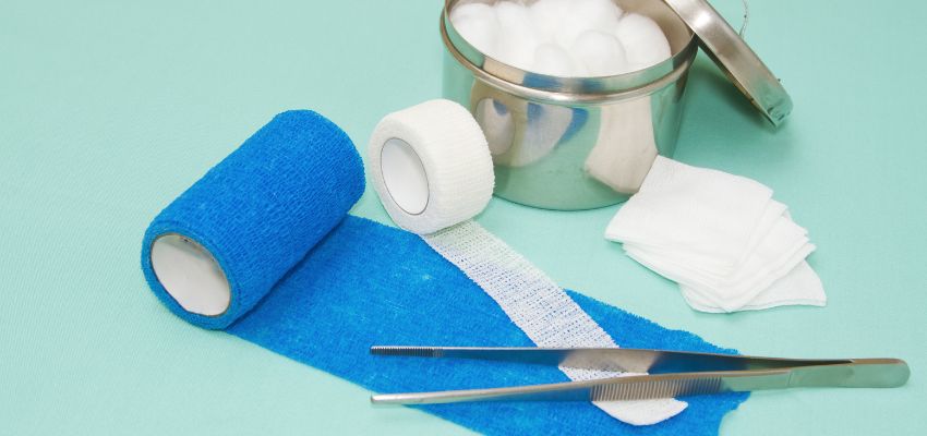 chronic wound infection (1) Tools for cleaning chronic wound infections.